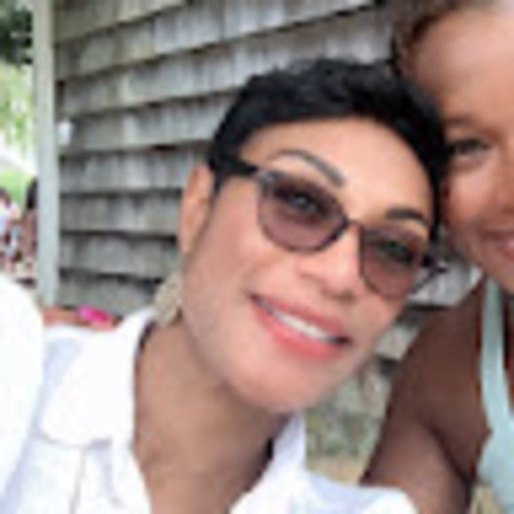 Meet your Posher, Renee - Picture 1 of 1